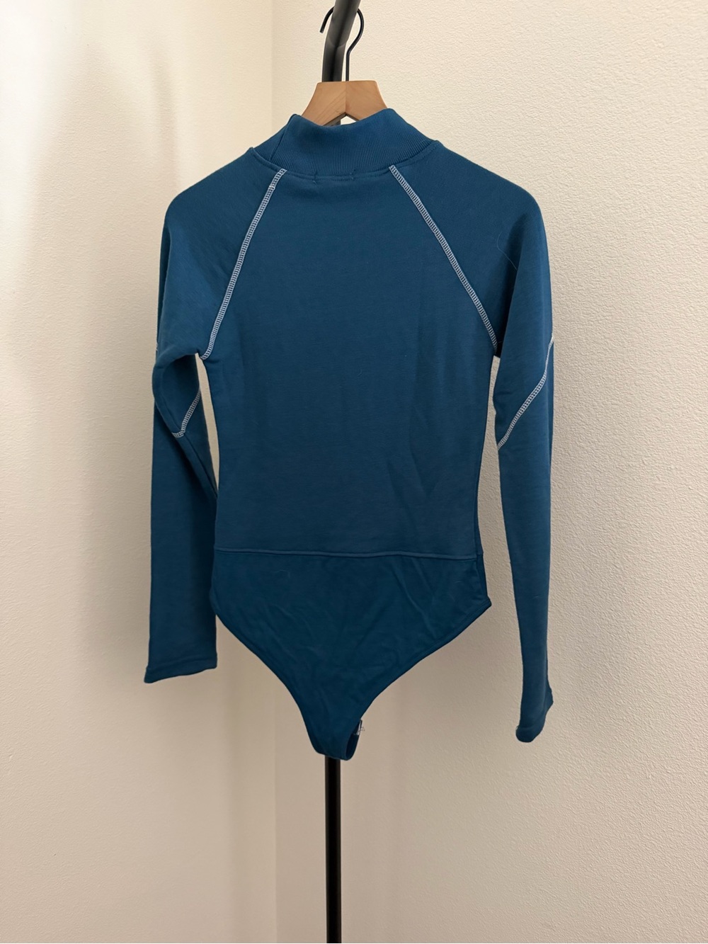 PrettyLittleThing Teal Ribbed Knit Joggers and Fitted Top Set - Picture 3 of 4